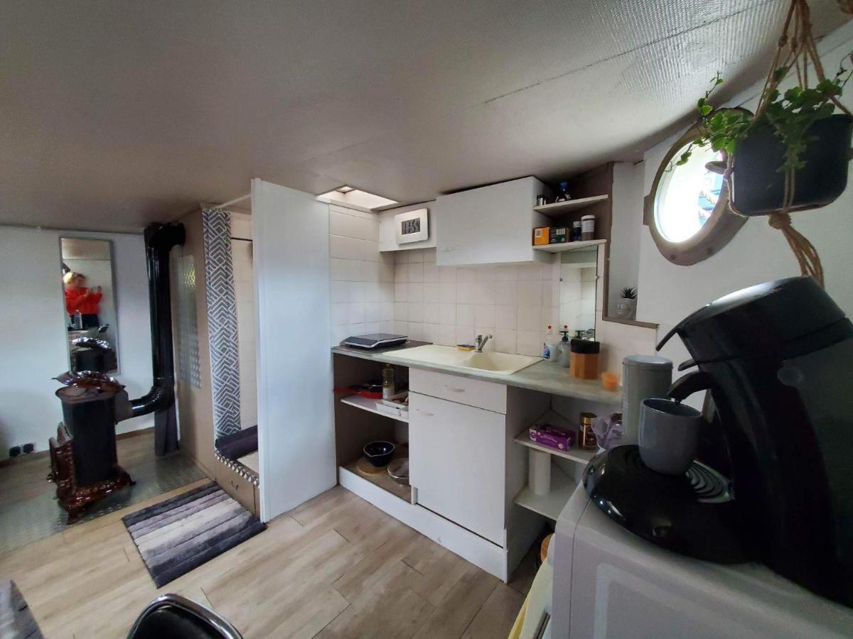 Peniche "Louise Michel" Sejournez Dans L'Appartement Du Capitaine, Offrez Vous Une Experience Inoubliable Au Fil De L'Eau Дуе Екстериор снимка