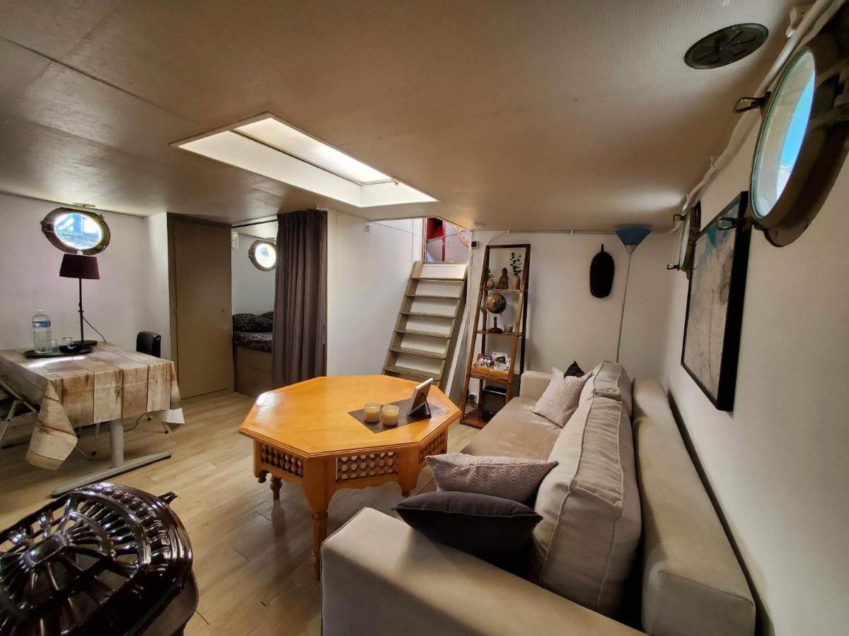 Peniche "Louise Michel" Sejournez Dans L'Appartement Du Capitaine, Offrez Vous Une Experience Inoubliable Au Fil De L'Eau Дуе Екстериор снимка